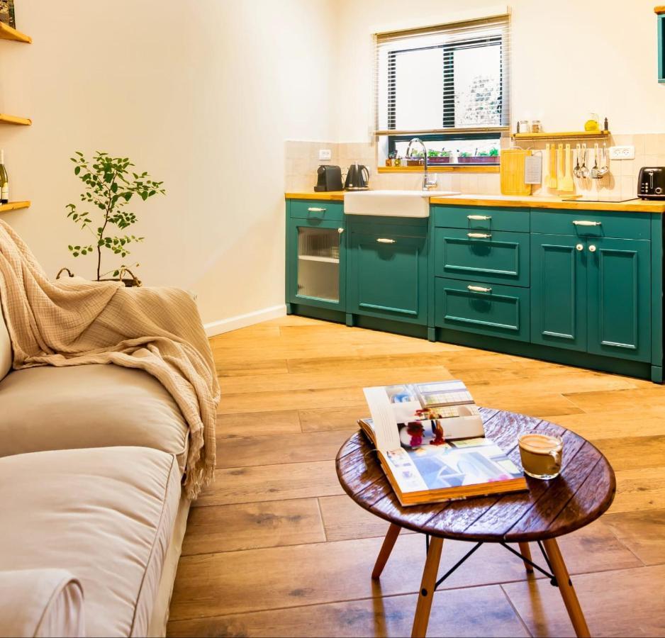 Jabotinsky 37 Bed & Breakfast Zikhron Yaakov Bagian luar foto