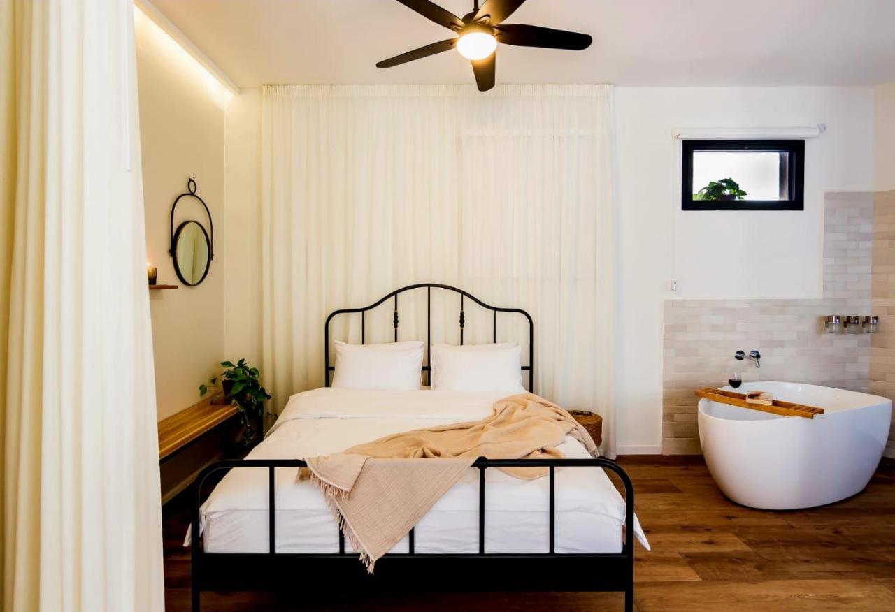 Jabotinsky 37 Bed & Breakfast Zikhron Yaakov Bagian luar foto