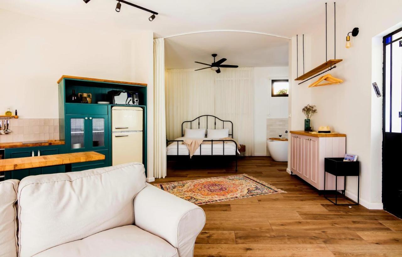 Jabotinsky 37 Bed & Breakfast Zikhron Yaakov Bagian luar foto